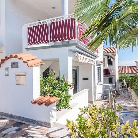 In With 1 Bedroom Porec