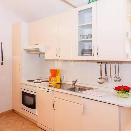Prázdninový dům In With 1 Bedroom Poreč
