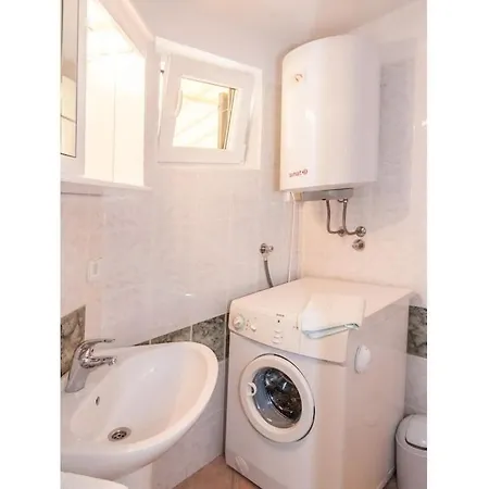 Prázdninový dům In With 1 Bedroom Poreč